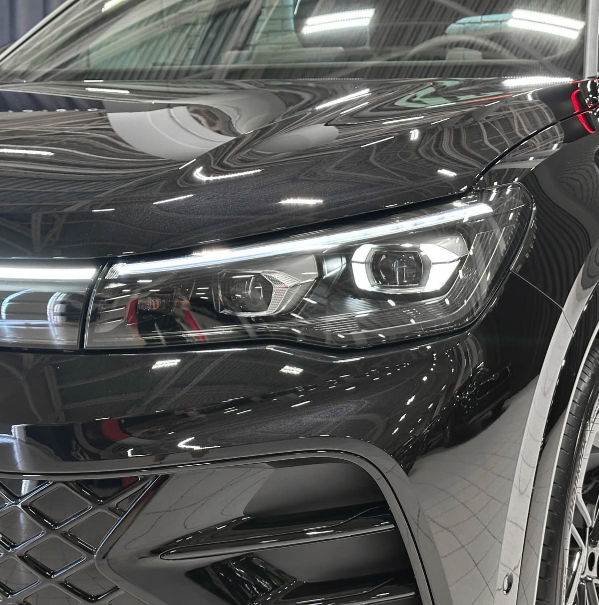 Volkswagen Tiguan L - 4